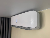 Hisense Premium Design Super DC Inverter